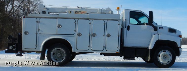 image for item FU9059 2003 GMC C6500 service truck