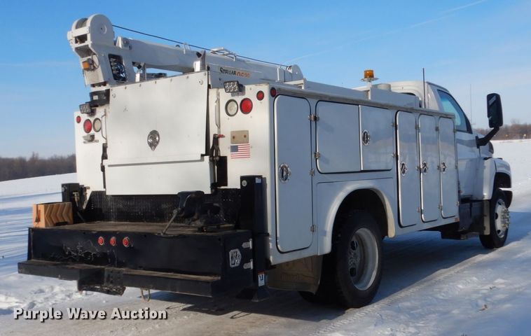 image for item FU9059 2003 GMC C6500 service truck