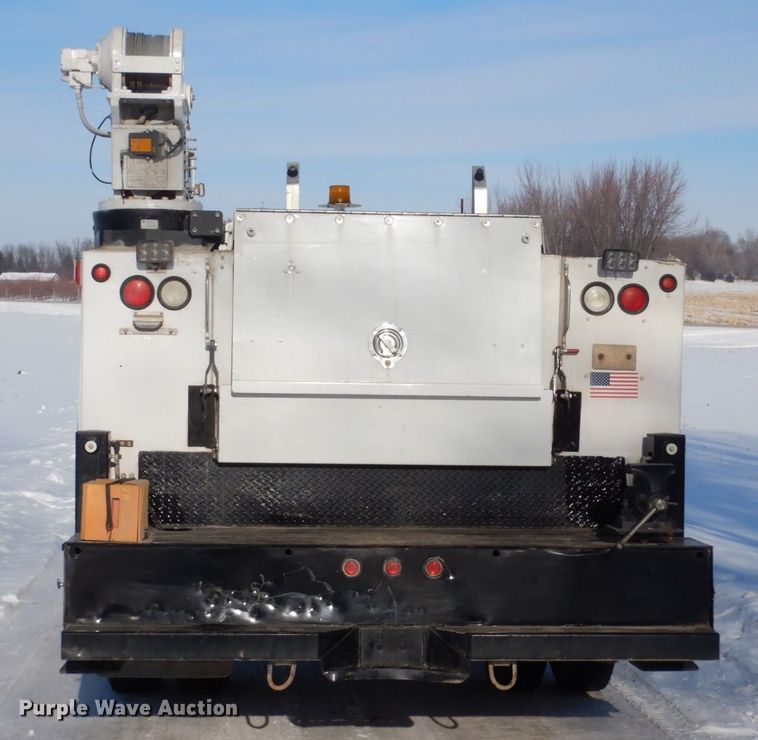 image for item FU9059 2003 GMC C6500 service truck