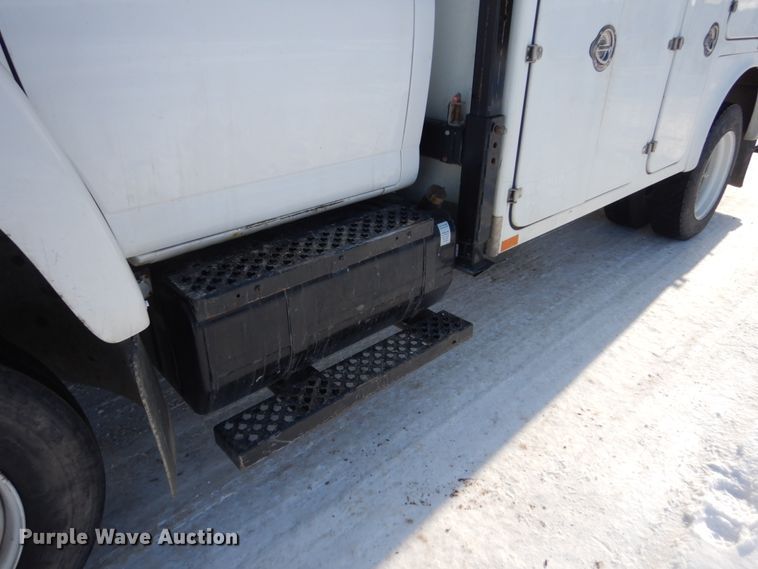 image for item FU9059 2003 GMC C6500 service truck