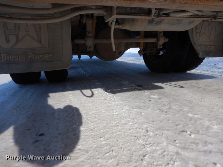 image for item FU9059 2003 GMC C6500 service truck