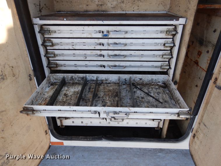 image for item FU9059 2003 GMC C6500 service truck