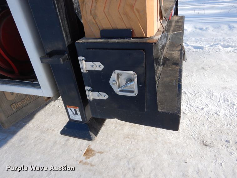 image for item FU9059 2003 GMC C6500 service truck