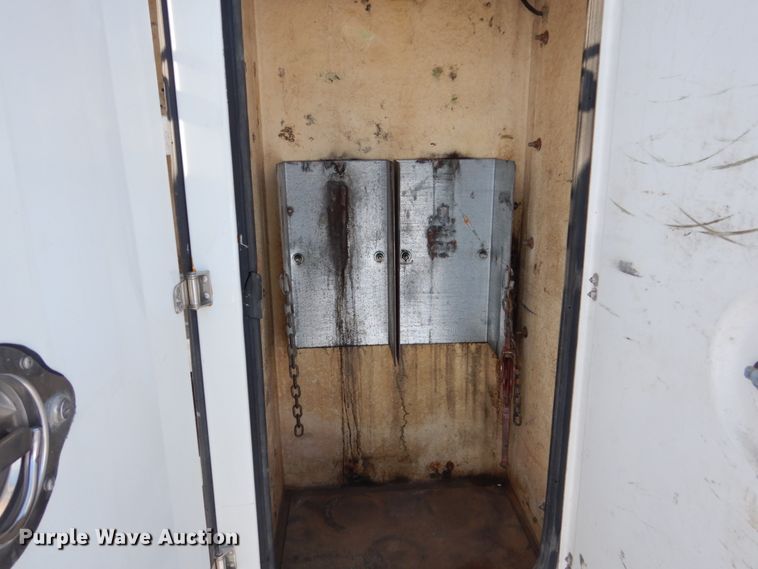 image for item FU9059 2003 GMC C6500 service truck