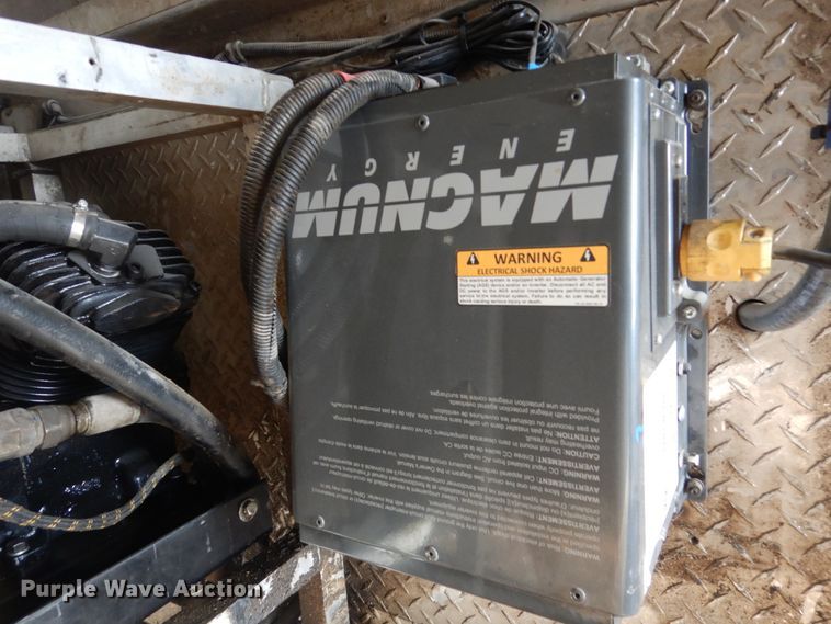 image for item FU9059 2003 GMC C6500 service truck