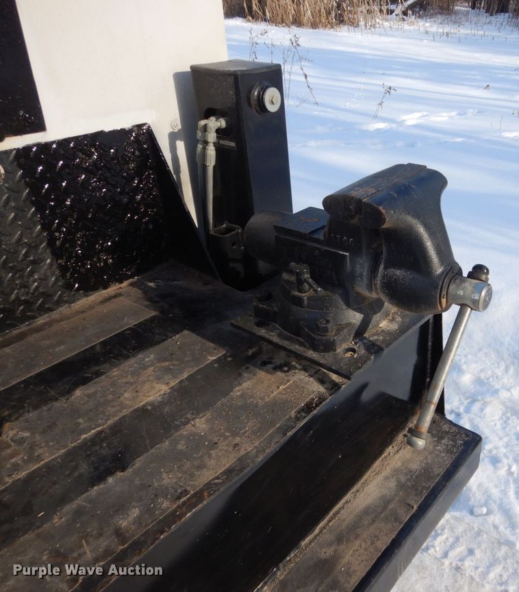 image for item FU9059 2003 GMC C6500 service truck