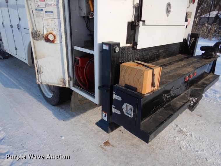 image for item FU9059 2003 GMC C6500 service truck