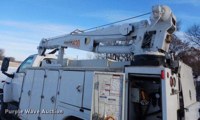 image for item FU9059 2003 GMC C6500 service truck