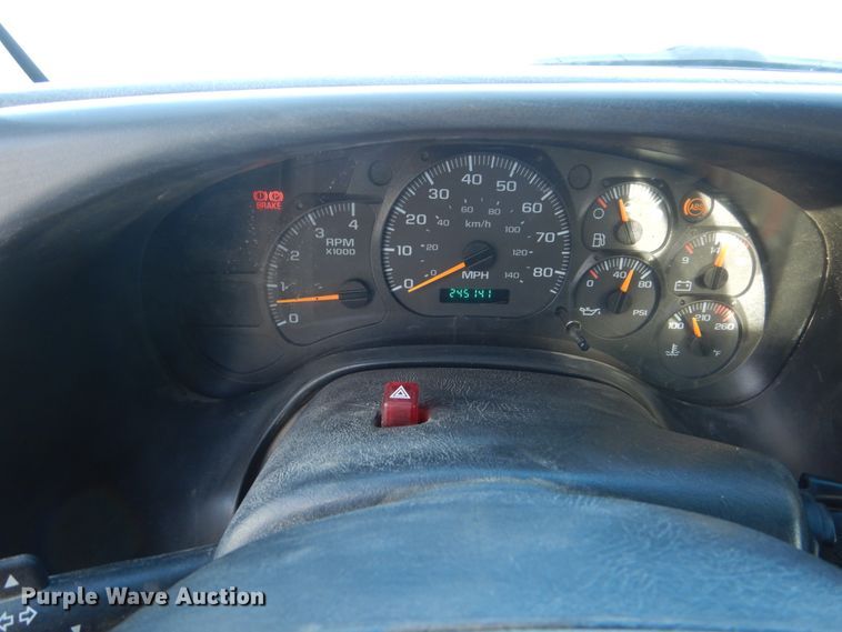 image for item FU9059 2003 GMC C6500 service truck