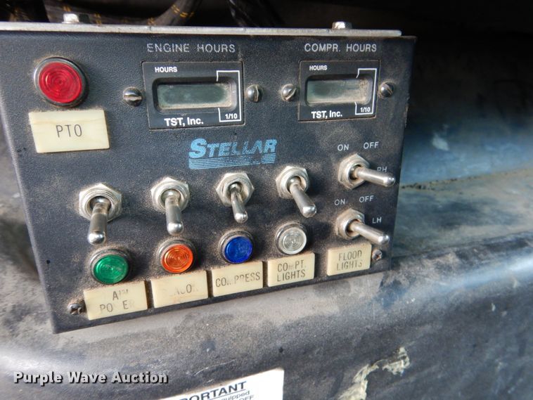 image for item FU9059 2003 GMC C6500 service truck