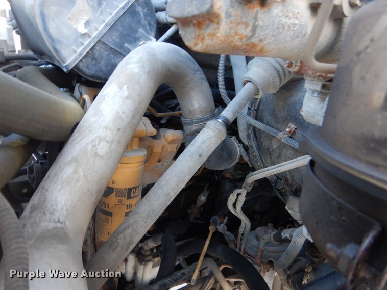 image for item FU9059 2003 GMC C6500 service truck