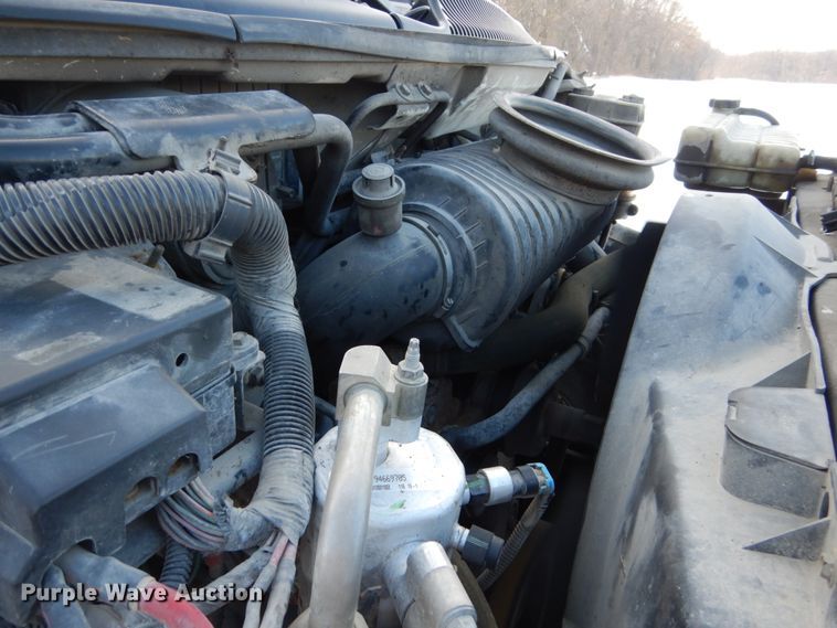 image for item FU9059 2003 GMC C6500 service truck