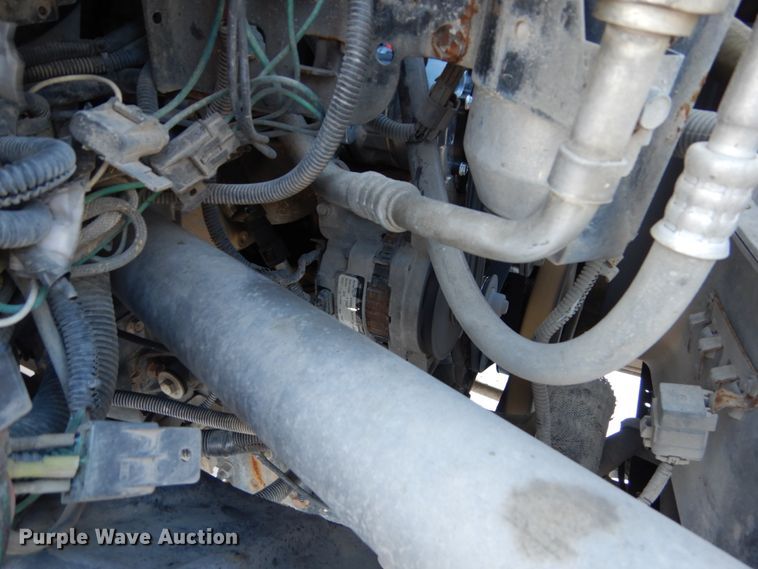 image for item FU9059 2003 GMC C6500 service truck