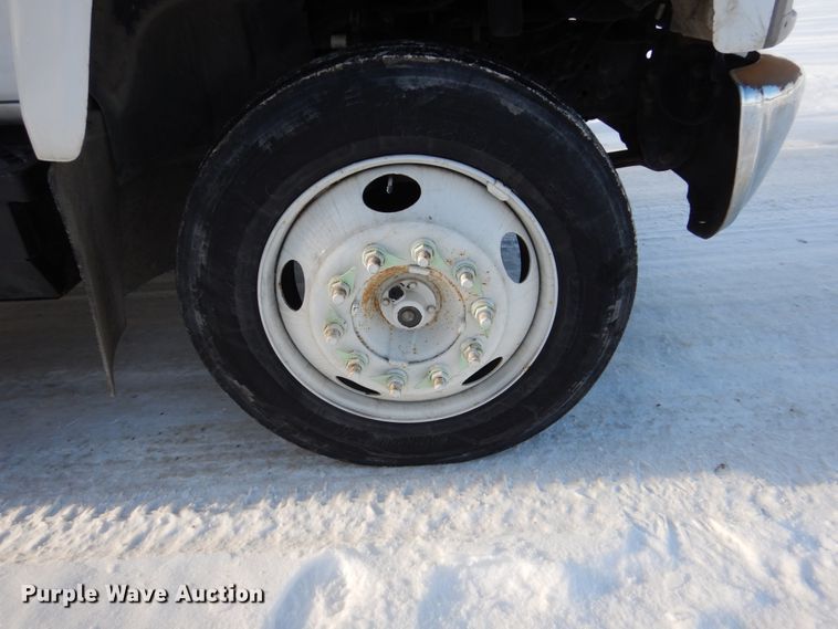 image for item FU9059 2003 GMC C6500 service truck