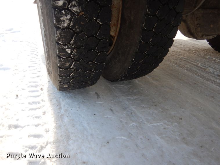 image for item FU9059 2003 GMC C6500 service truck