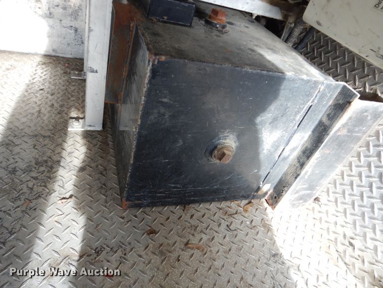 image for item FU9060 2011 Ford F550 service truck