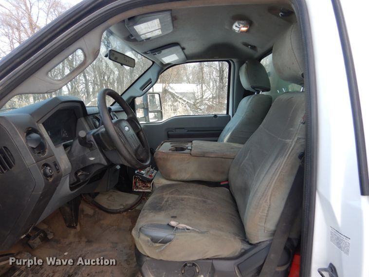 image for item FU9060 2011 Ford F550 service truck