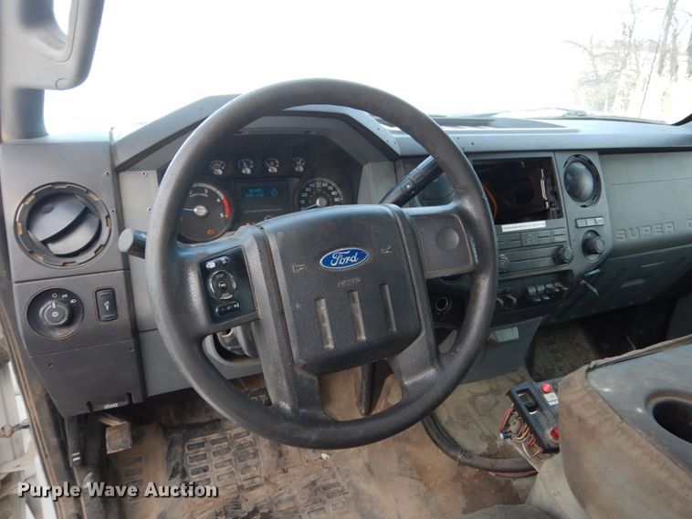 image for item FU9060 2011 Ford F550 service truck