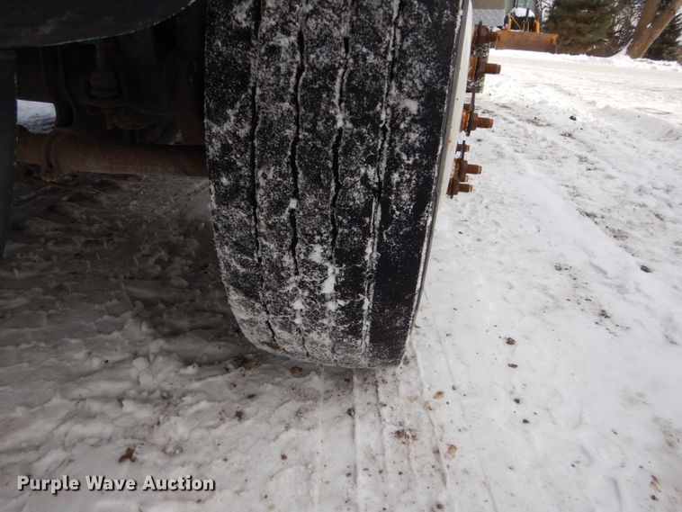 image for item FU9060 2011 Ford F550 service truck