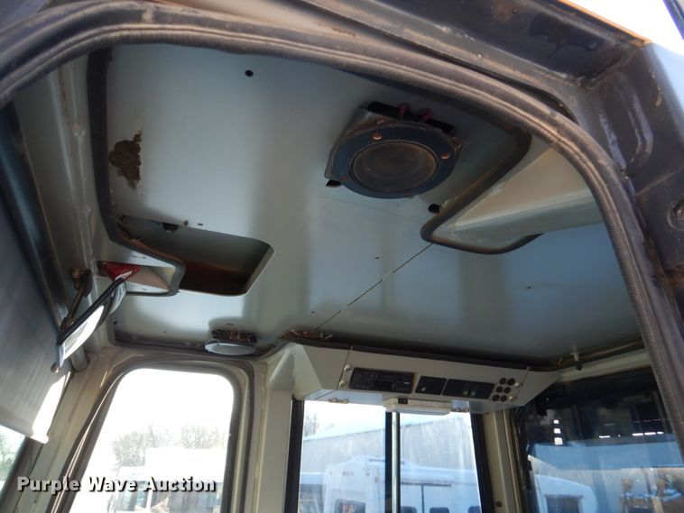 image for item FU9065 2002 John Deere 655C track loader