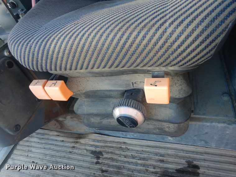 image for item FU9065 2002 John Deere 655C track loader