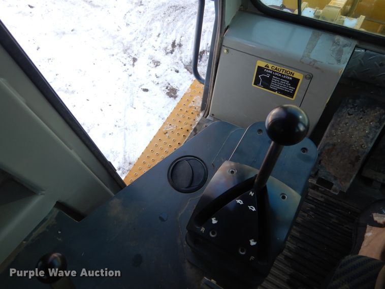 image for item FU9065 2002 John Deere 655C track loader