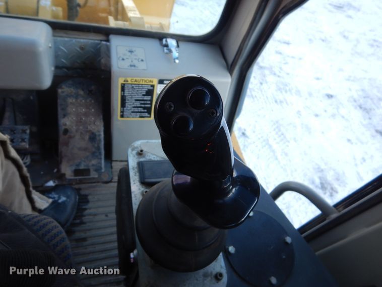 image for item FU9065 2002 John Deere 655C track loader