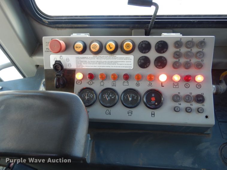 image for item FU9065 2002 John Deere 655C track loader