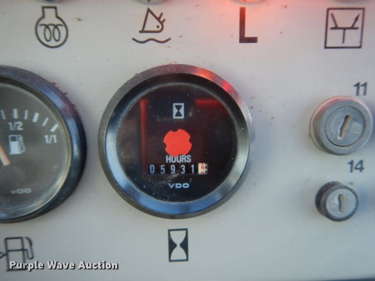 image for item FU9065 2002 John Deere 655C track loader