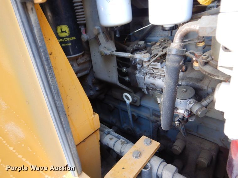 image for item FU9065 2002 John Deere 655C track loader