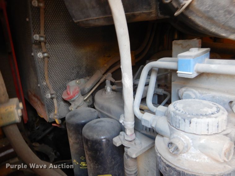 image for item FU9065 2002 John Deere 655C track loader