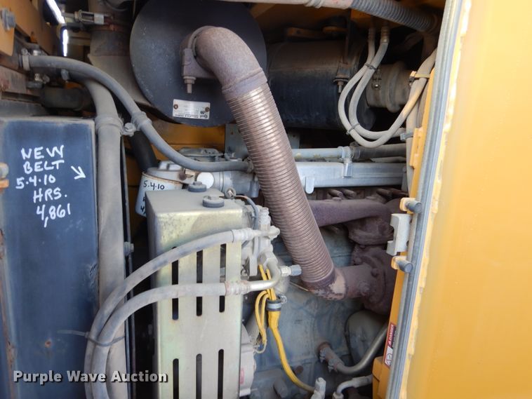 image for item FU9065 2002 John Deere 655C track loader