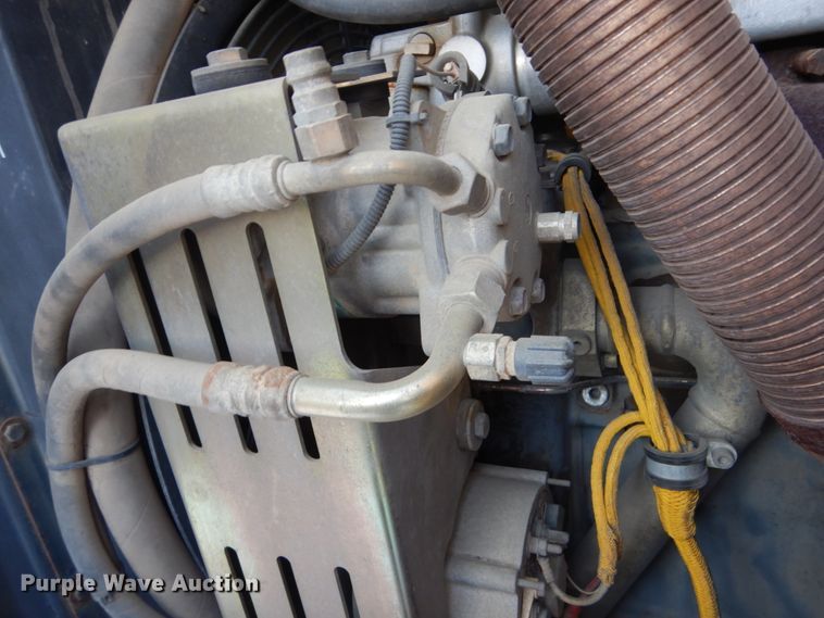 image for item FU9065 2002 John Deere 655C track loader