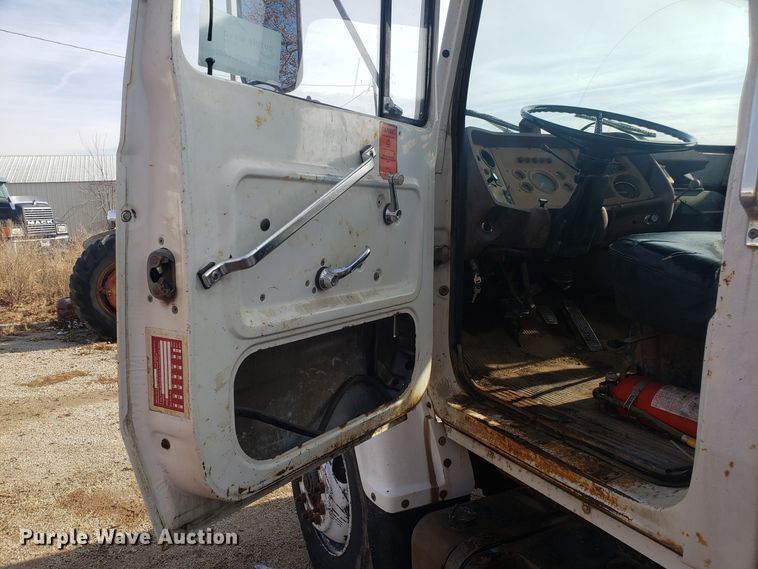 image for item GA9408 1983 Ford 700 spool truck