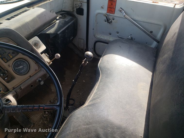 image for item GA9408 1983 Ford 700 spool truck