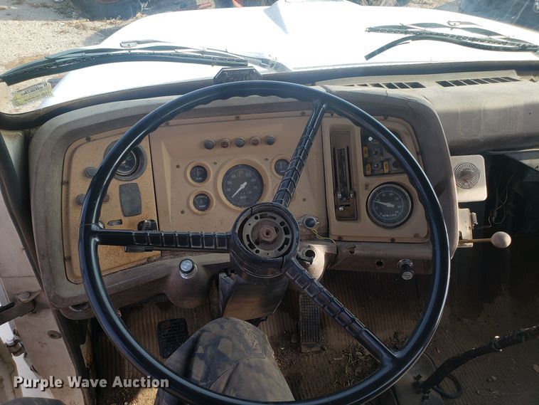 image for item GA9408 1983 Ford 700 spool truck