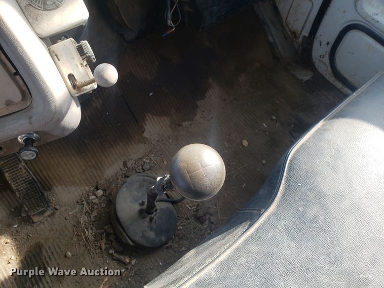 image for item GA9408 1983 Ford 700 spool truck