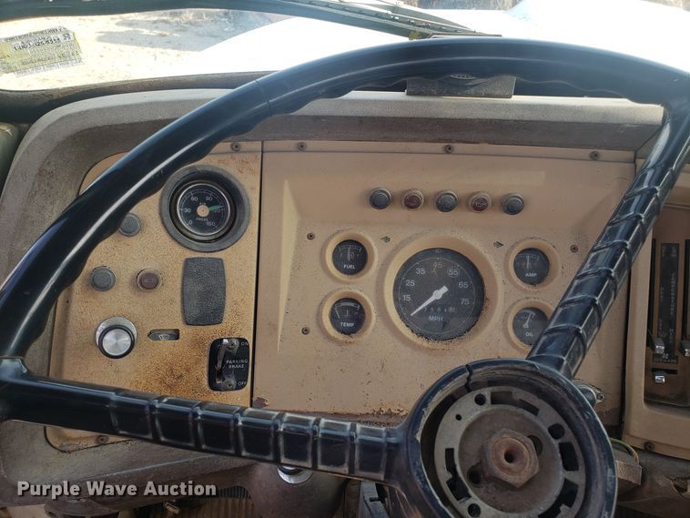 image for item GA9408 1983 Ford 700 spool truck