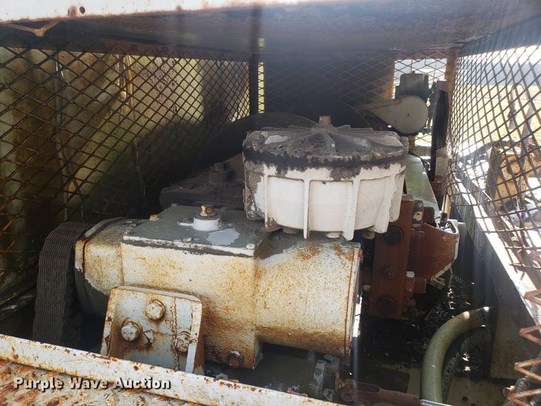 image for item GA9408 1983 Ford 700 spool truck