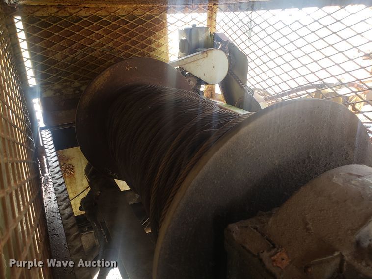 image for item GA9408 1983 Ford 700 spool truck