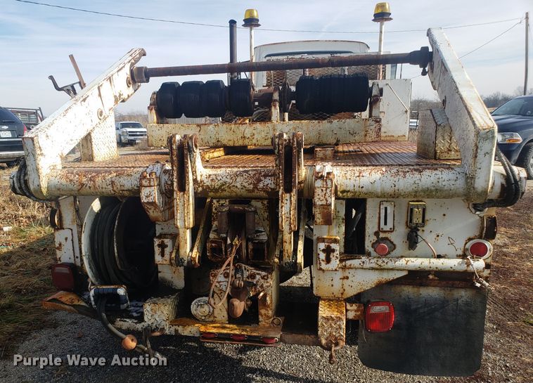 image for item GA9408 1983 Ford 700 spool truck