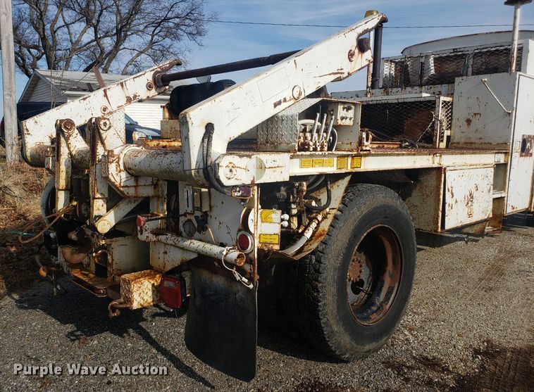 image for item GA9408 1983 Ford 700 spool truck