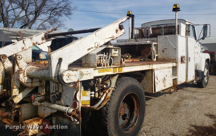 image for item GA9408 1983 Ford 700 spool truck