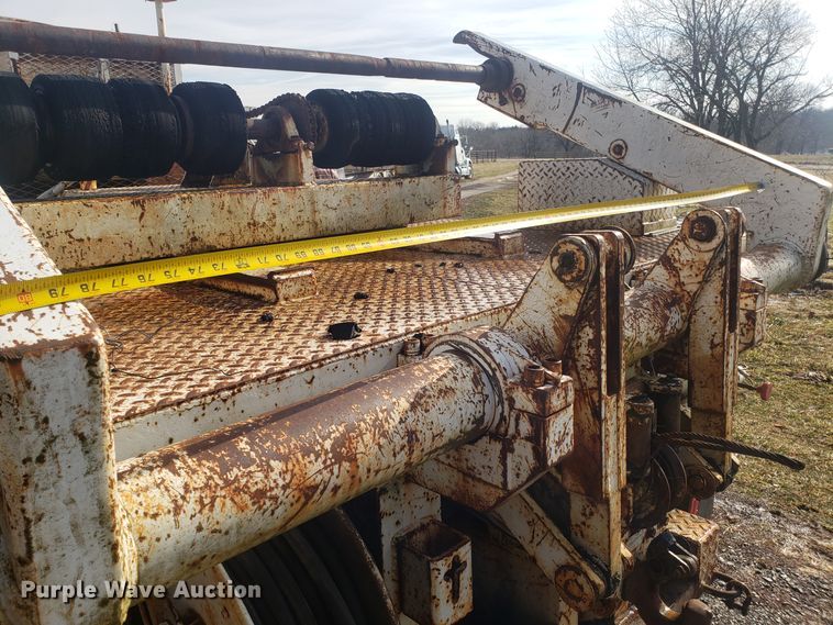 image for item GA9408 1983 Ford 700 spool truck