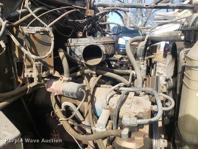 image for item GA9408 1983 Ford 700 spool truck