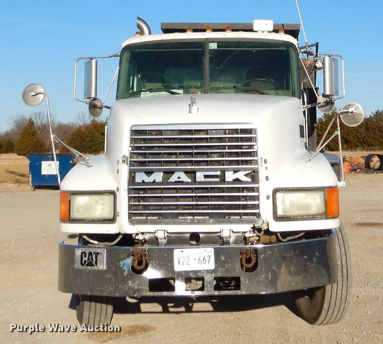 image for item GB9621 2003 Mack CH600 dump truck