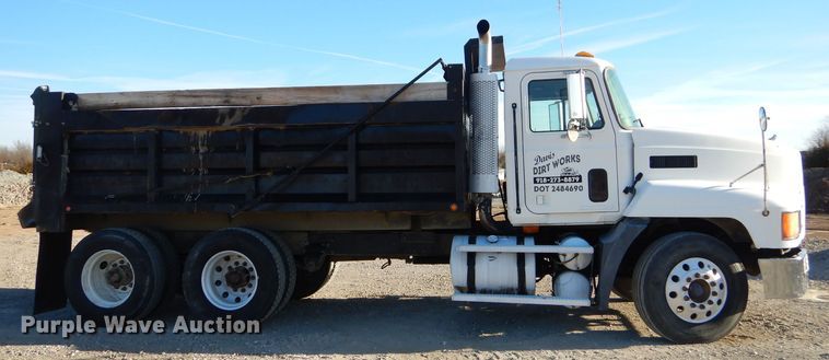 image for item GB9621 2003 Mack CH600 dump truck