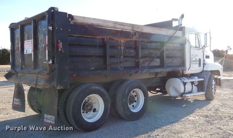 image for item GB9621 2003 Mack CH600 dump truck