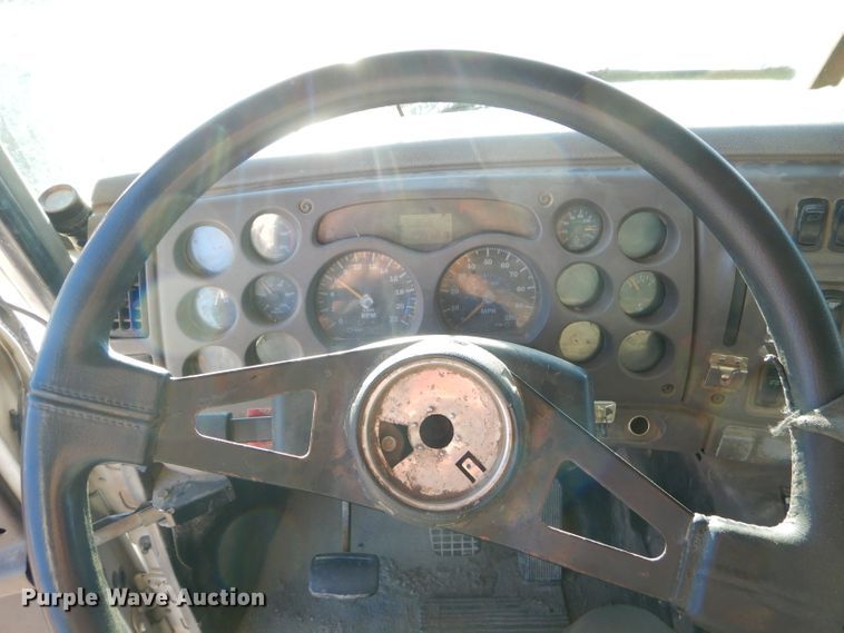 image for item GB9621 2003 Mack CH600 dump truck