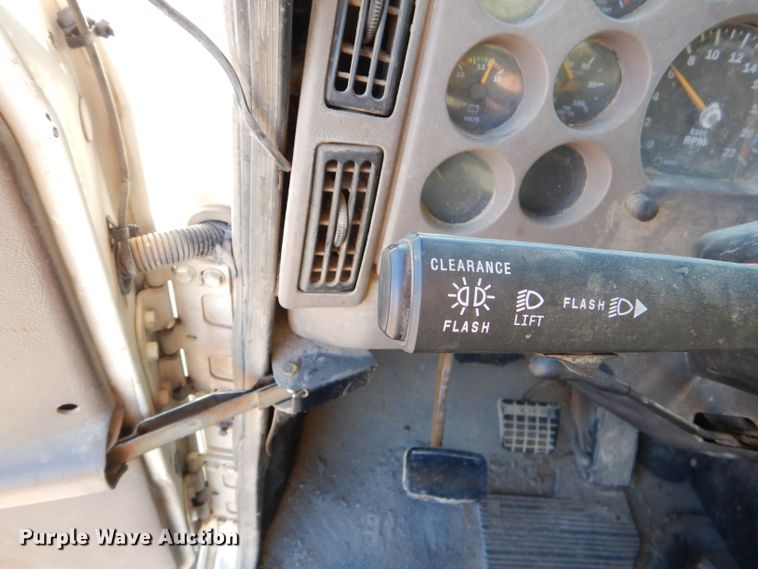 image for item GB9621 2003 Mack CH600 dump truck